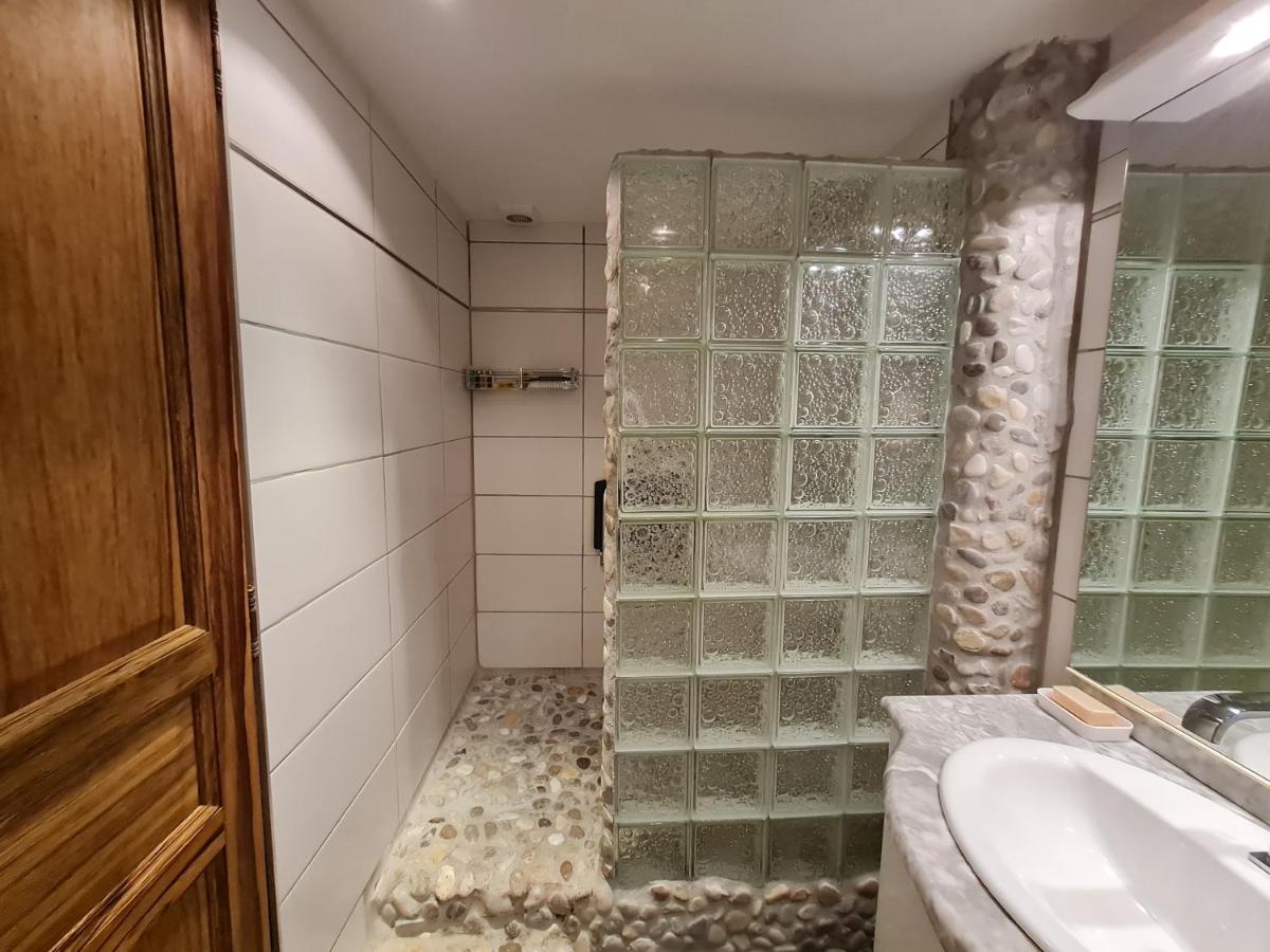 Bel Appartement Renove, Avec Terrasse Et Piscine La Croix-Valmer Exterior foto