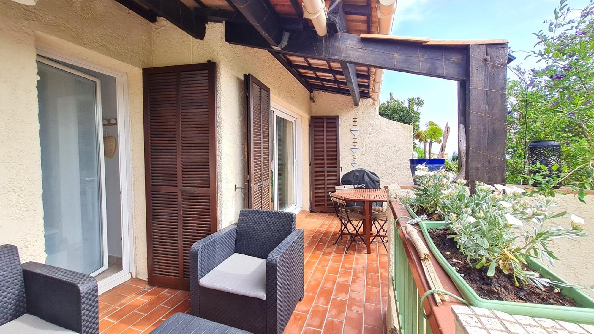 Bel Appartement Renove, Avec Terrasse Et Piscine La Croix-Valmer Exterior foto