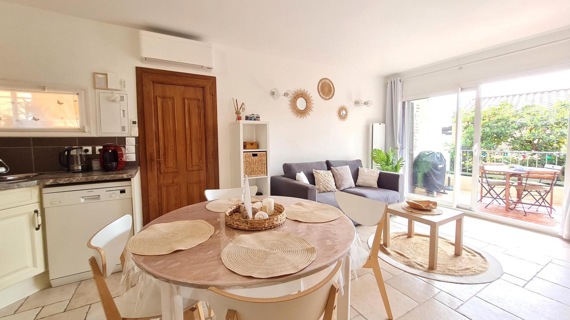 Bel Appartement Renove, Avec Terrasse Et Piscine La Croix-Valmer Exterior foto